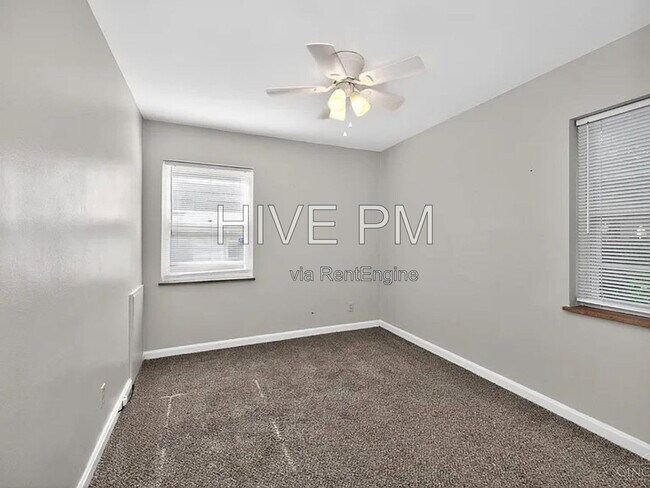 Building Photo - 3333 S Sterling Way