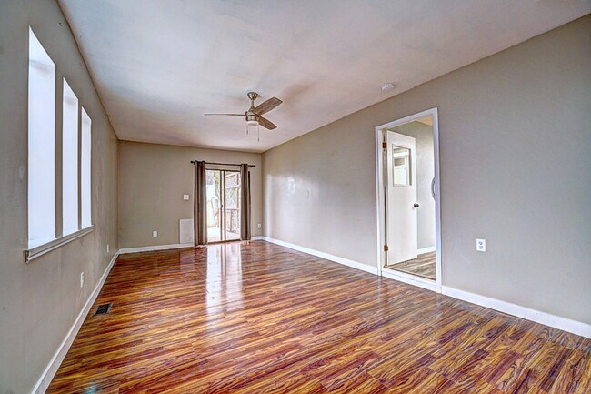 Building Photo - 188 Rosalie Dr