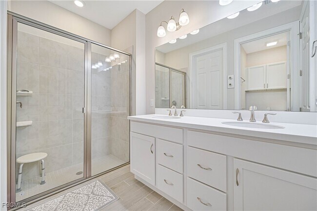 Building Photo - 43784 Sparrow Dr