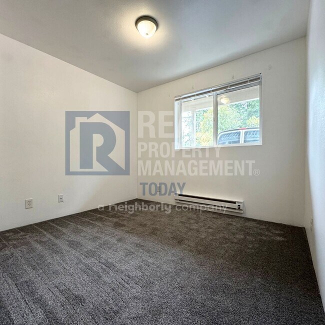 Building Photo - SJS 547 LLC - 15515 (Cascade group - Silver)