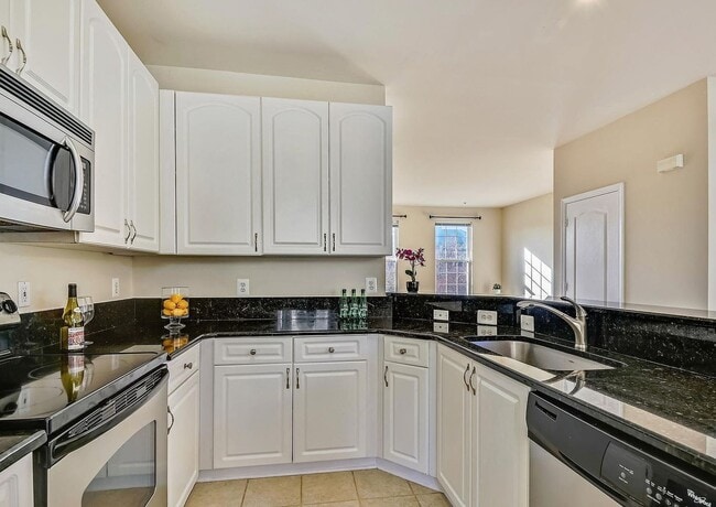 Building Photo - Resort-Style High View Townhome with 2-Car Garage, Private Office & Walkable Hunt Valley Location