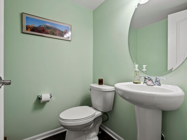 Building Photo - 202 N Sydney Ct