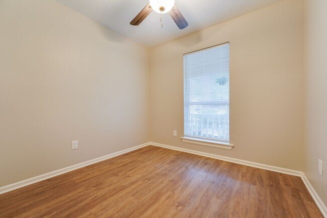 Building Photo - 21 E Brookberry Ct