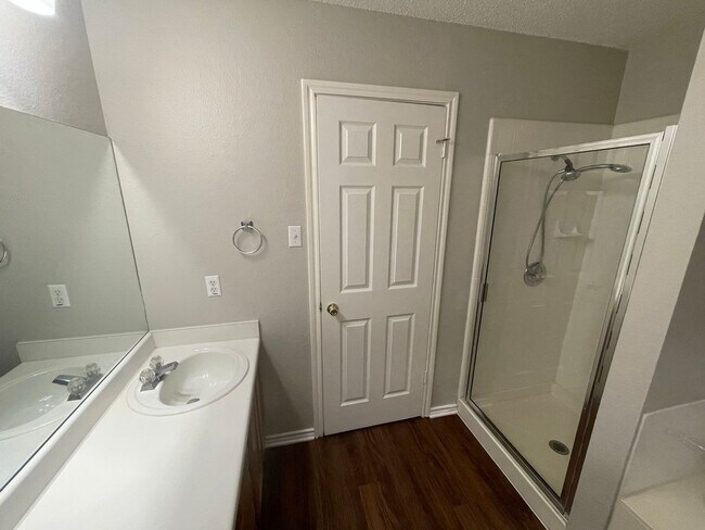 Building Photo - 3625 Cheyenne St