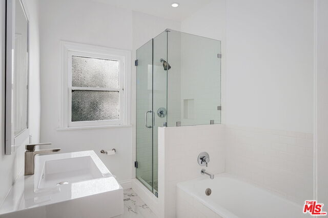 Building Photo - 451 N Orange Grove Ave