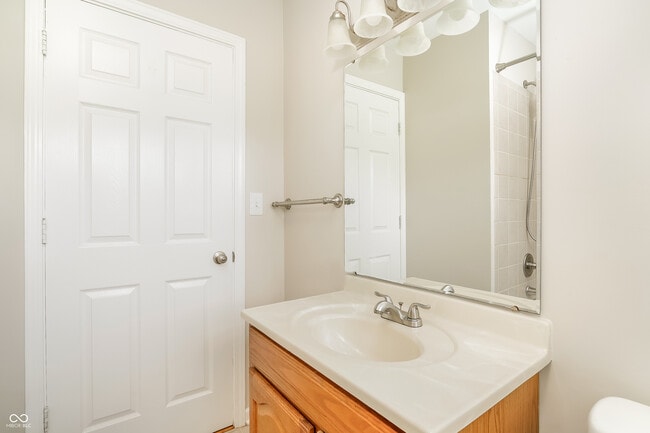 Building Photo - 124 Rose Ln