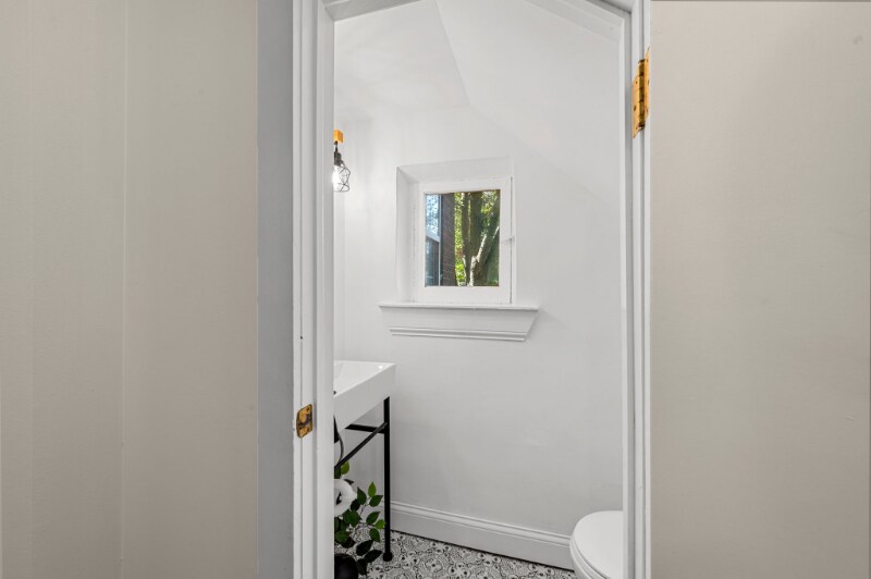 Building Photo - 7472 Hazel Ave