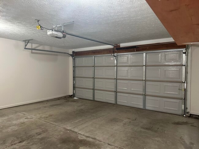 Building Photo - 969 Ridgebrook Rd
