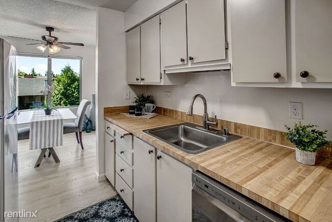 Building Photo - 14510 124th Ave NE