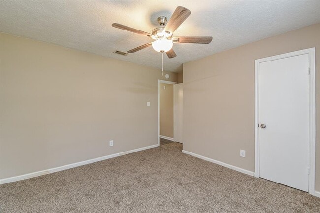 Building Photo - 15903 N Trace Dr
