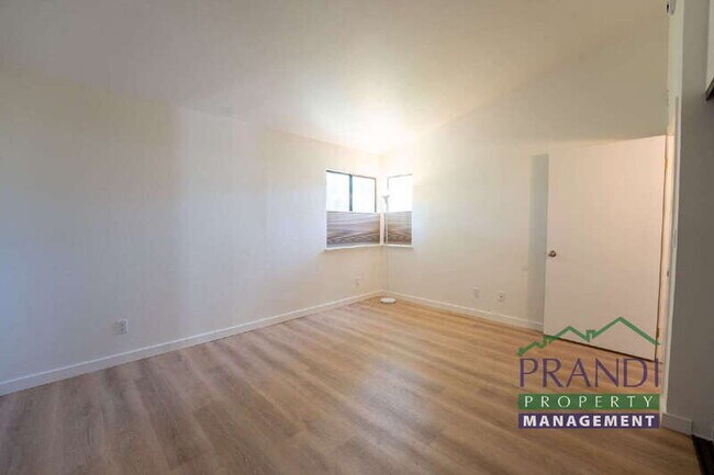 Building Photo - 62 Village Cir