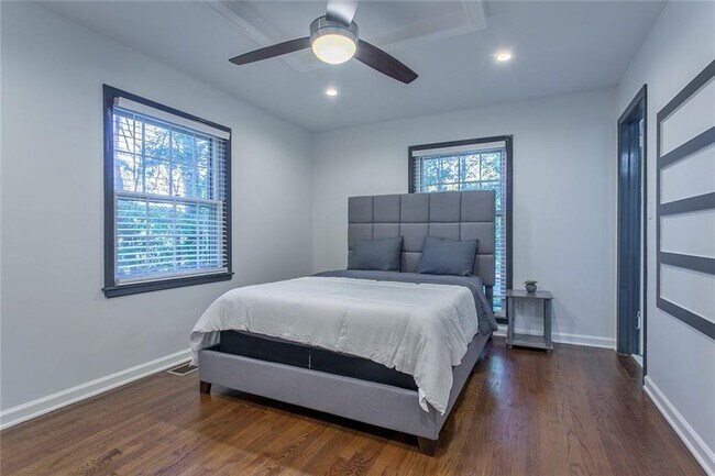 Building Photo - 6680 Williamson Dr NE