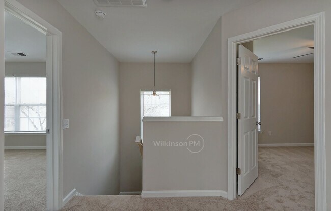 Building Photo - Beautiful 3br/2.5bth Home with Bonus Room ...