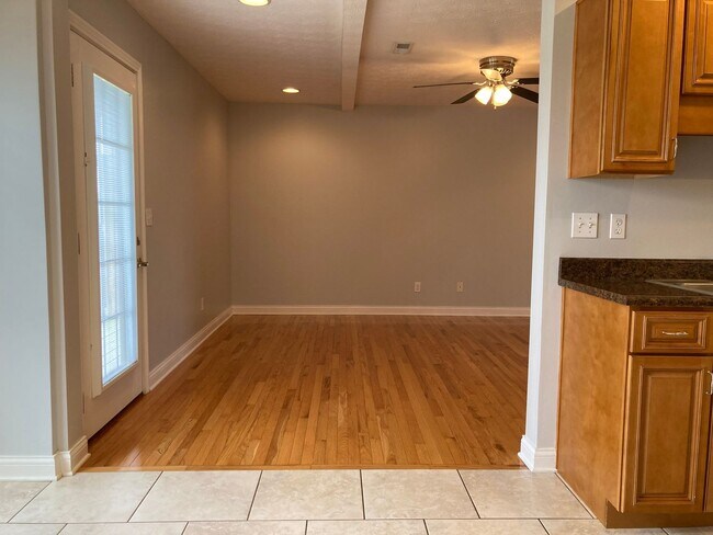 Building Photo - 141 Twin Lakes Dr
