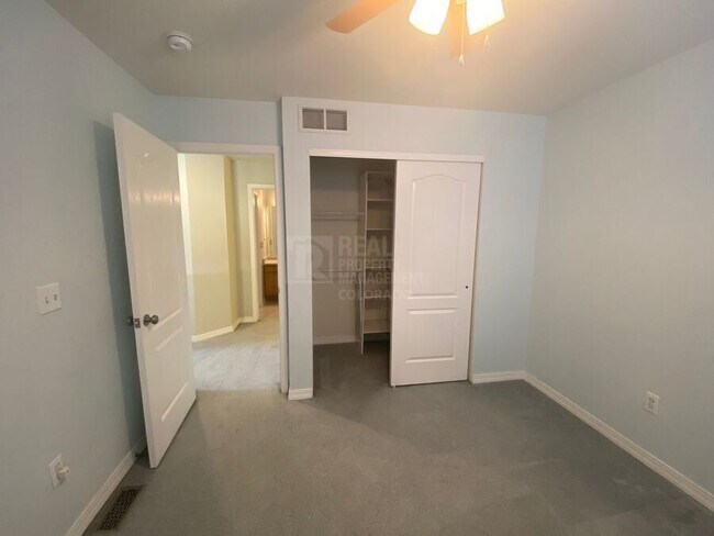 Building Photo - 1419 Red Mountain Dr