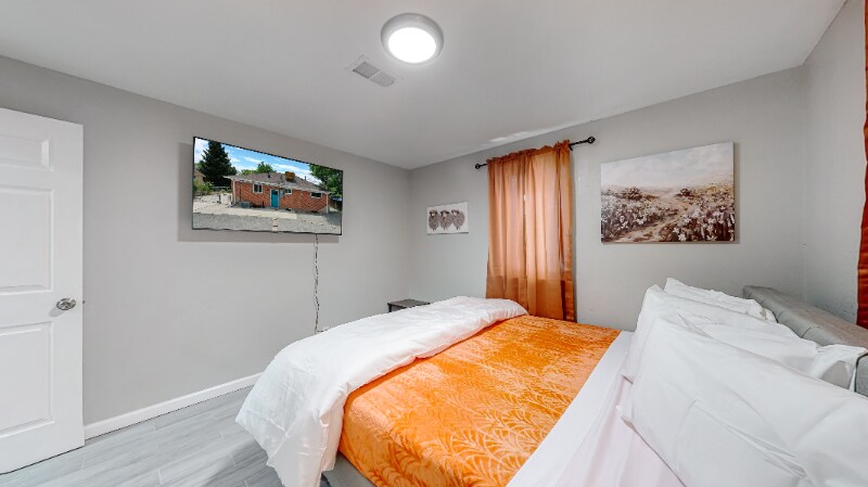 Building Photo - 7020 Avrum Dr