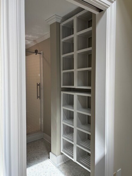 Ensuite Bathroom - 15 River Rd