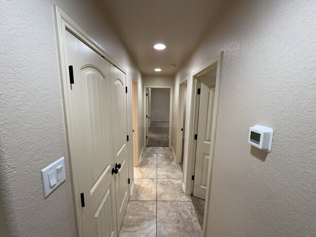 Building Photo - 5508 Settlers Ct