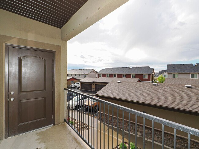 Building Photo - 3 Bedroom, 2 Bathroom Condo