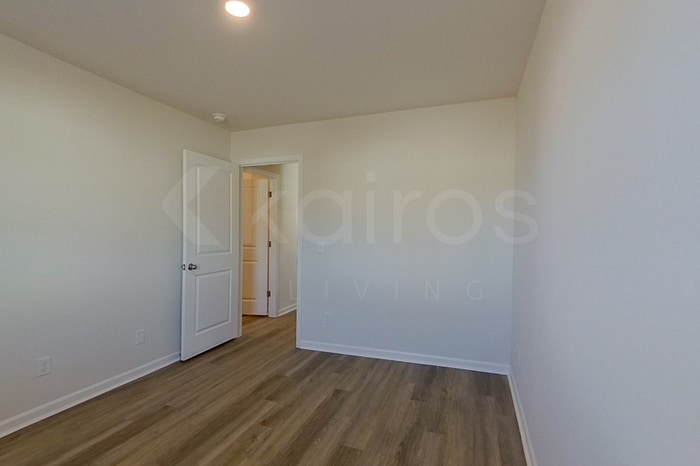 Building Photo - 117 Overstreet Way