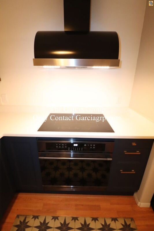 Building Photo - 2393 SW Park Pl