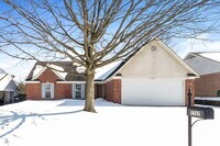 Building Photo - 7762 Parkview Cir E