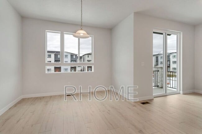 Building Photo - 986 W 540 S