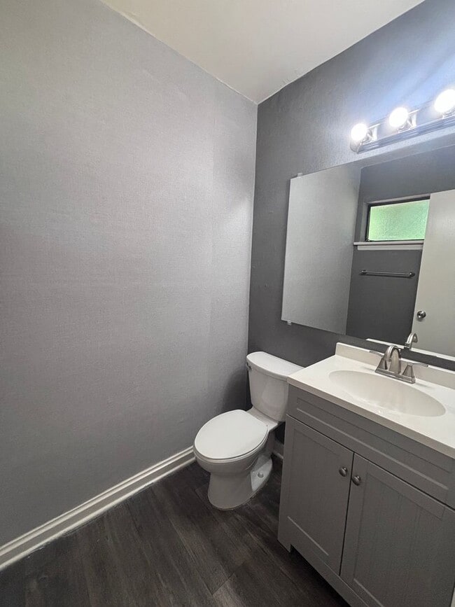 Building Photo - Great 3 bedroom home available in East Charlotte