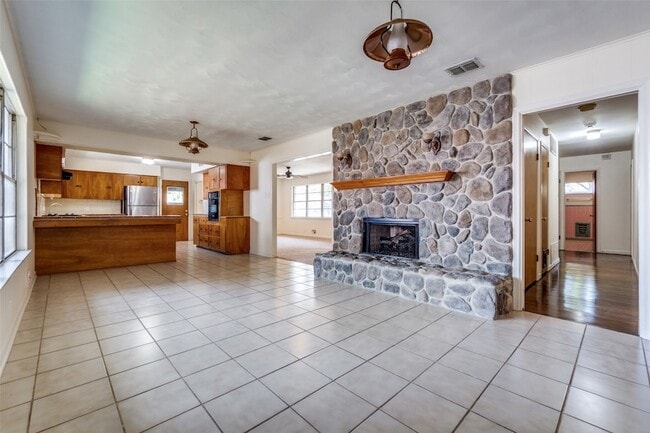 Building Photo - 7232 Syracuse Dr