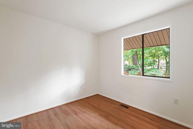 Building Photo - 10 Tapiola Ct