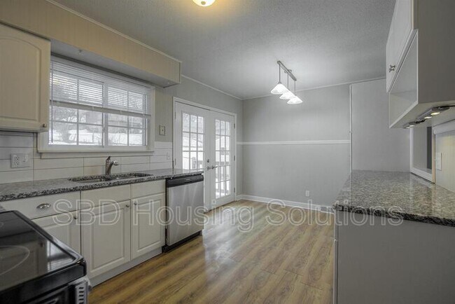 Building Photo - 16003 East 35th St S