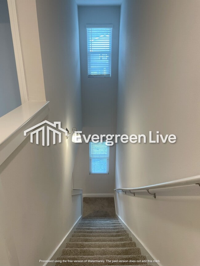 Building Photo - 9863 Fowler Ave