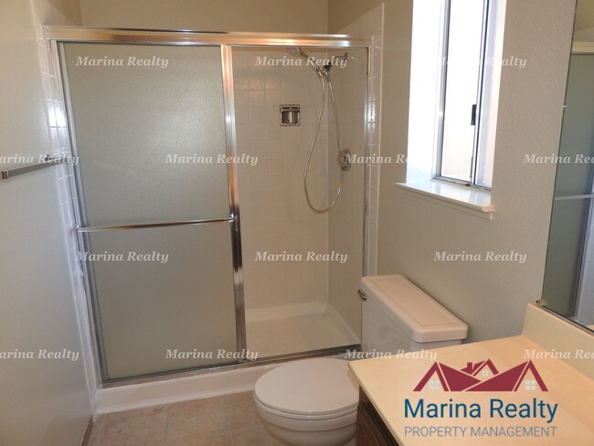 Building Photo - 2 bed 2 bath single family home in established neighborhood in City of Suisun