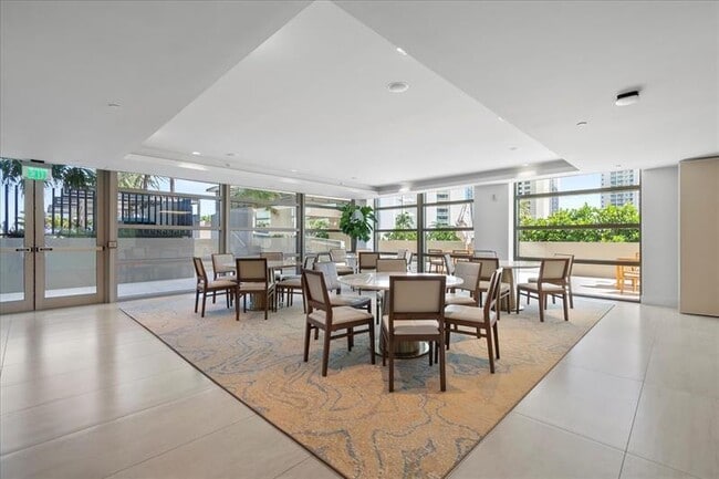 Building Photo - 3100 N Ocean Dr
