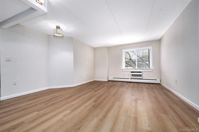 Building Photo - 123 Mamaroneck Ave