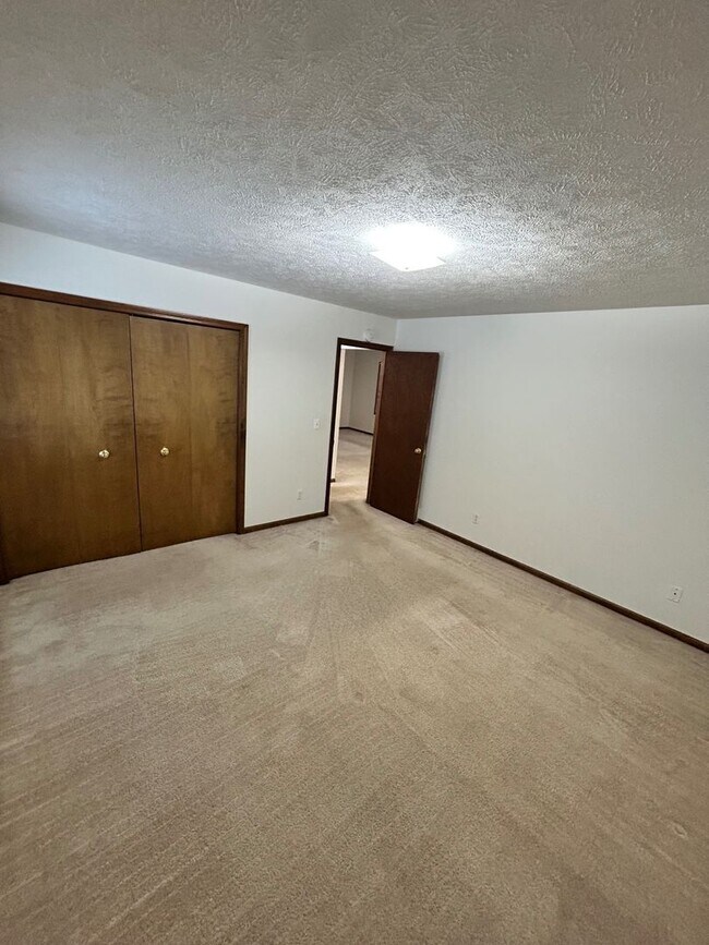 Building Photo - 254 Church St Ct