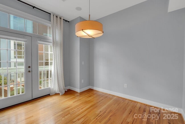 Building Photo - 336 Magnolia Ave