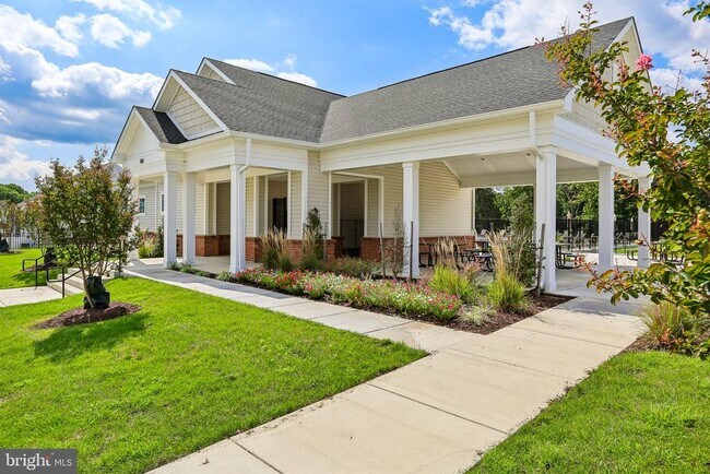 Building Photo - 158 Woodgate Cir