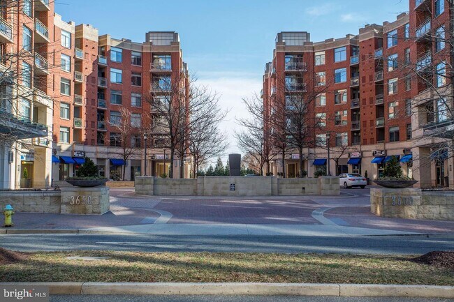 Building Photo - 3600 S Glebe Rd