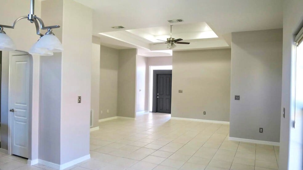 Building Photo - 4704 Date Palm Ave