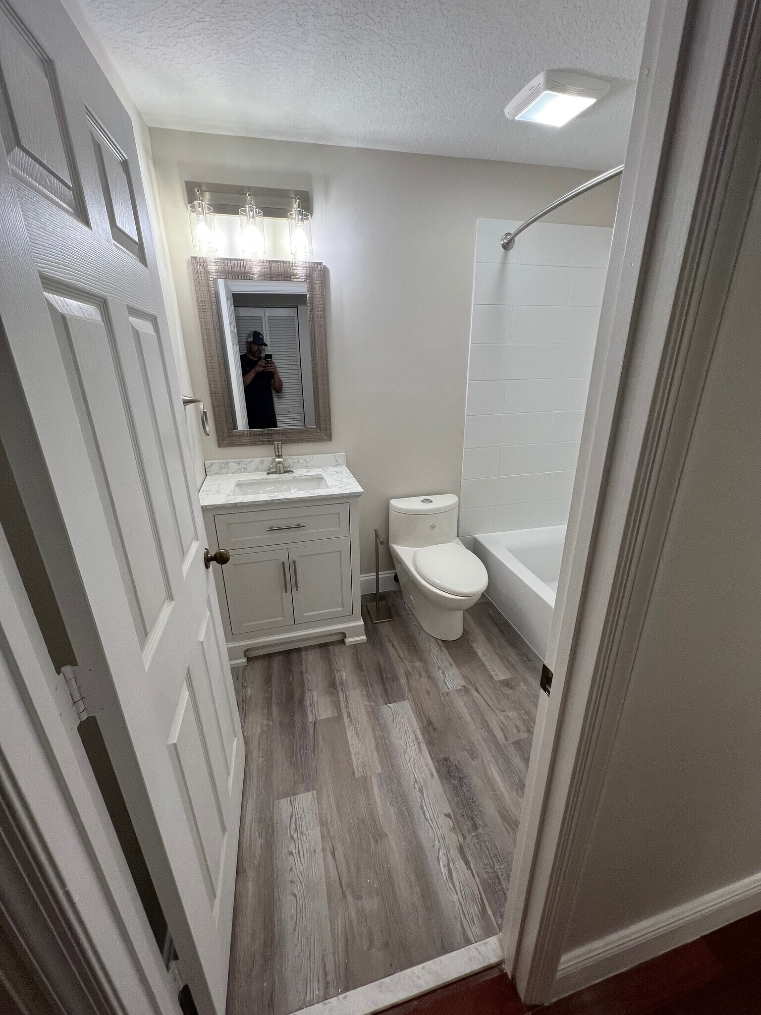 Building Photo - 1342 Crossbill Court