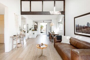 Building Photo - 837 Flower Ave