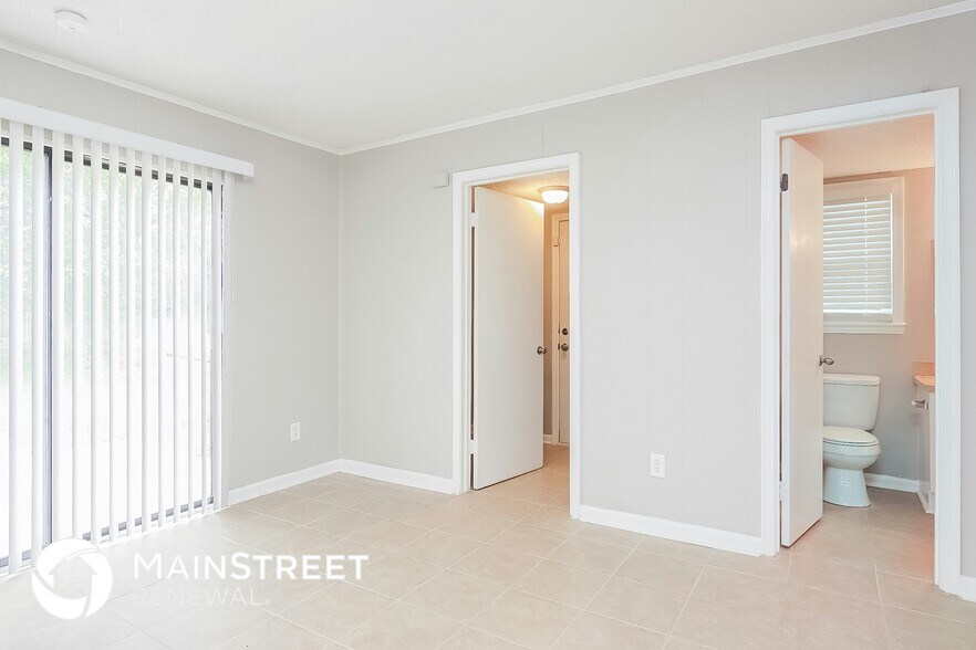 Building Photo - 4905 S Singing Woods Pl