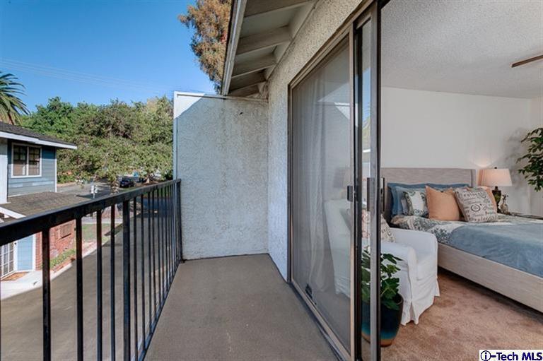 Building Photo - 205 Violet Ave