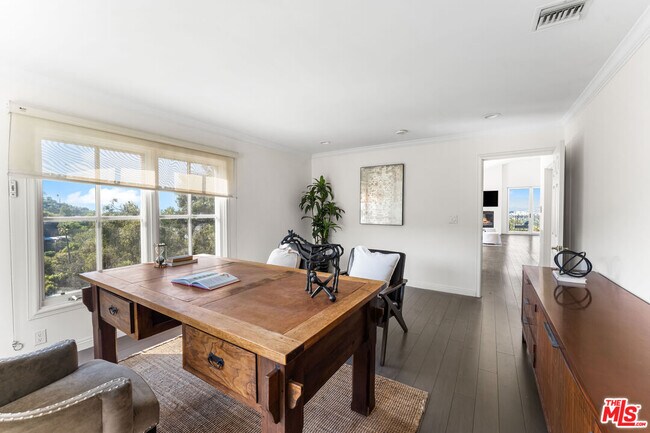 Building Photo - 3782 Berry Dr