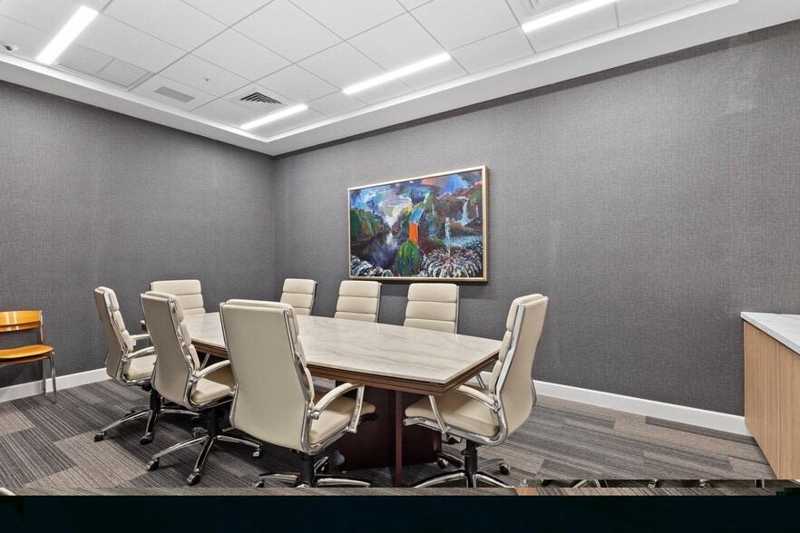 Building Photo - 888 Brickell Key Dr