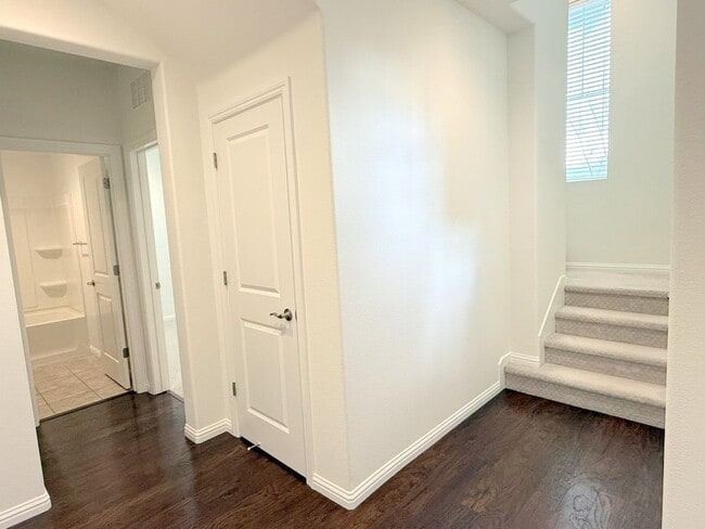 Building Photo - Beautifully Upgraded Contemporary Home in Wallis Ranch ! Close to Quarry Lane School !