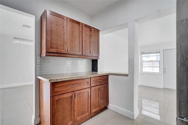 Building Photo - 775 81st St