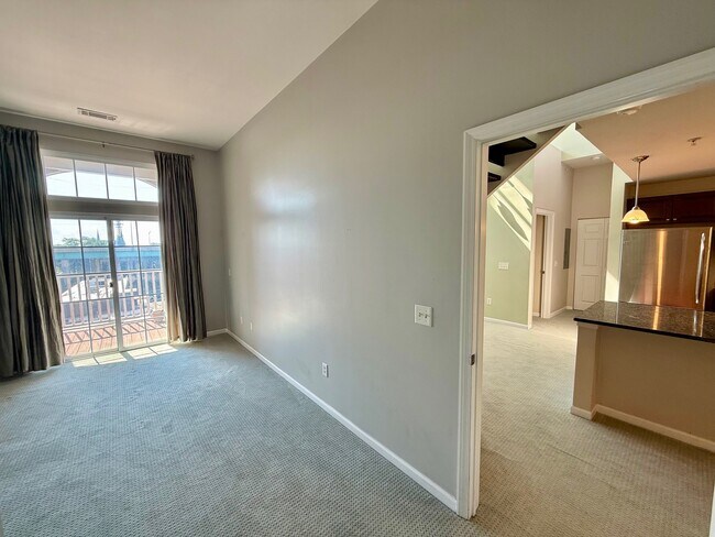 Building Photo - 850 E Main St