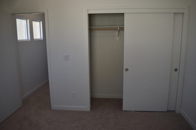 Building Photo - 855 Sophie Ct